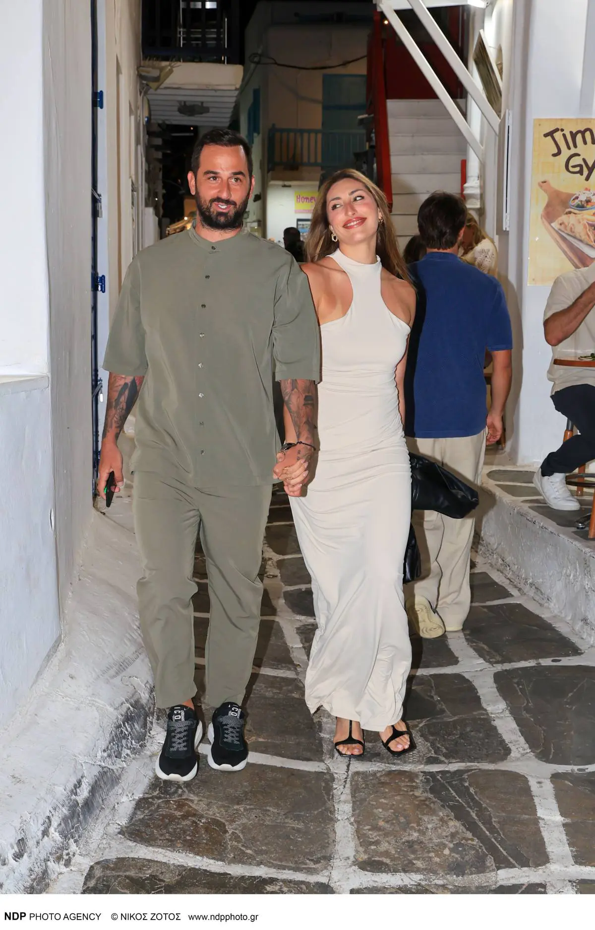 Ο Άρης Σοϊλέδης και η Μαριλίνα Κυπαρίσση στη Μύκονο