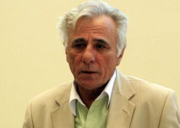 ΕΚΤΑΚΤΟ: Πέθανε ο δημοσιογράφος Σπύρος Καρατζαφέρης – «Συντετριμμένος» ο αδελφός του Γιώργος