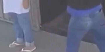 Βίντεο-σοκ: Παιδόφιλος εκτελείται εν ψυχρώ λίγο μετά την αποφυλάκισή του – «Είμαι χαρούμενη», είπε μητέρα ανήλικου θύματος (video)