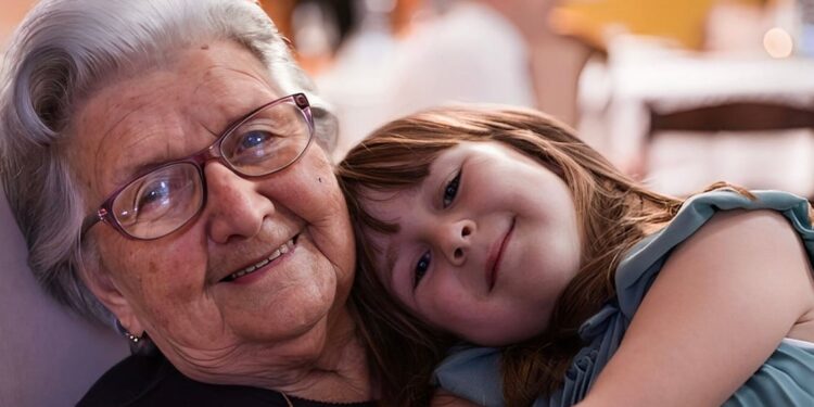 Γιατί οι γιαγιάδες νιώθουν μεγαλύτερη χαρά όταν έρχονται σε επαφή με τα εγγόνια τους, παρά με τα παιδιά τους