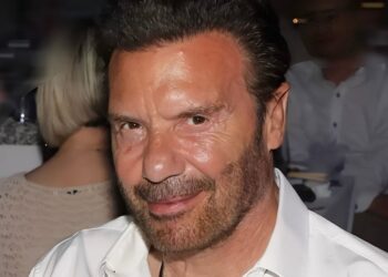 Στράτος Τζώρτζογλου: «Μου έχει συμβεί να έρχονται στο θέατρο για να δουν τα οπίσθıά μου και όχι την ερμηνεία μου»