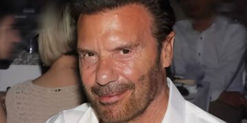 Στράτος Τζώρτζογλου: «Μου έχει συμβεί να έρχονται στο θέατρο για να δουν τα οπίσθıά μου και όχι την ερμηνεία μου»