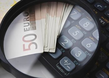 Δέκα «μαχαίρια» στις συντάξεις – Πώς χιλιάδες άνθρωποι θα χάσουν 3,5 δισ. ευρώ μέσα στο 2026