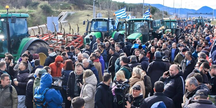 «Όχι» από τους αγρότες για συνάντηση με Μητσοτάκη – Σχεδιάζουν κάθοδο με τα τρακτέρ στο Σύνταγμα