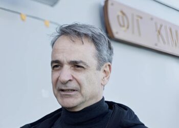 Μητσοτάκης από φρεγάτα «Κίμων»: «Χρέος μου να παραδώσω μια πατρίδα πιο ασφαλή από ό,τι την παρέλαβα»