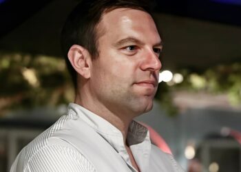 Κασσελάκης: «Υπάρχουν πολλοί γκέι στην κυβέρνηση και στη Βουλή που κρύβονται»