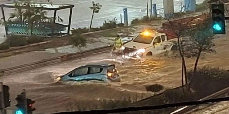 ΕΚΤΑΚΤΟ ΤΩΡΑ: ΝΕΚΡΗ ΓΥΝΑΙΚΑ ΑΠΟ ΤΗΝ ΚΑΚΟΚΑΙΡΙΑ