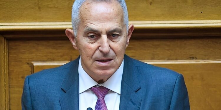 Ραγδαίες πολιτικές εξελίξεις, αλλάζουν οι ισορροπίες: Με ποιο κόμμα κατεβαίνει υποψήφιος ο Ευάγγελος Αποστολάκης