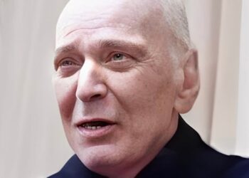 Απομονωμένος με σοβαρά προβλήματα υγείας ζει ο γνωστός τραγουδιστής και παρουσιαστής