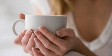 Alldaynews.gr Τι να πιείτε πριν ξαπλώσετε το βράδυ για να κάψετε λίπος στην περιοχή της κοιλιάς