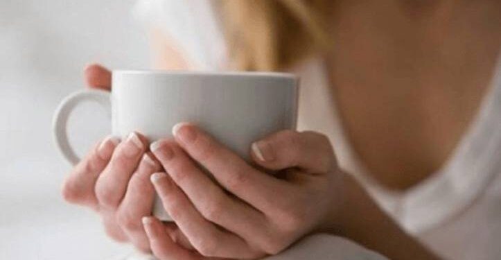 Alldaynews.gr Τι να πιείτε πριν ξαπλώσετε το βράδυ για να κάψετε λίπος στην περιοχή της κοιλιάς