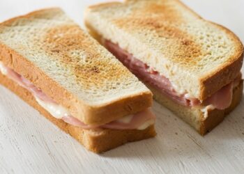 «Είμαι 49 + αυτές είναι οι 5 τροφές που δεν τρώω ποτέ»: Τι αποκαλύπτει διατροφολόγος