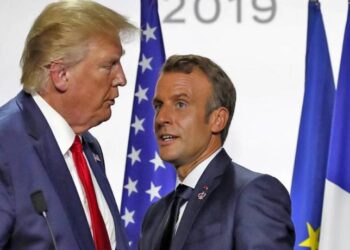 Ο Τραμπ γελοιοποιεί δημόσια τον Μακρόν – «”Σε ικετεύω θα κάνω ό,τι θέλεις κύριε” μου έλεγε και κλαψούριζε» (video)