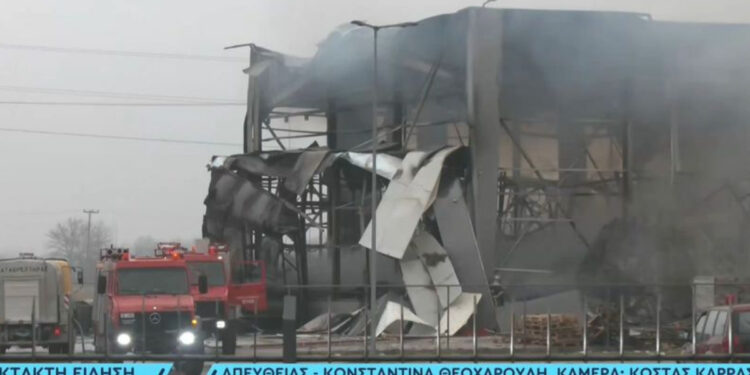 Alldaynews.gr Τραγωδία στο εργοστάσιο της «Βιολάντα»: 3 νεκρές γυναίκες από τη μεγάλη φωτιά – Αγωνία για τις άλλες 2 αγνοούμενες