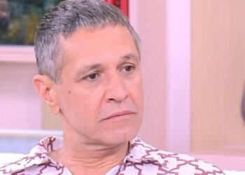 Αιμίλιος Χειλάκης: Πέθανε η μητέρα του γνωστού ηθοποιού – Το συγκινητικό τελευταίο αντίο στη μητέρα του