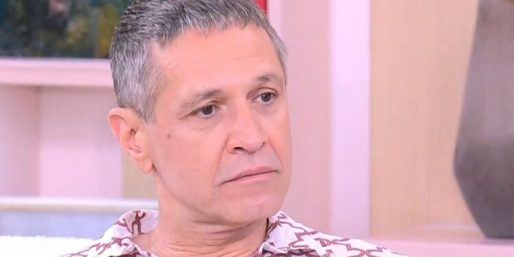 Αιμίλιος Χειλάκης: Πέθανε η μητέρα του γνωστού ηθοποιού – Το συγκινητικό τελευταίο αντίο στη μητέρα του