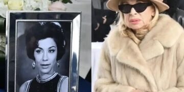 Θρήνος στην κηδεία της Μέλπως Ζαρόκωστα – Συγκινημένος ο γιος της στο τελευταίο «αντίο»