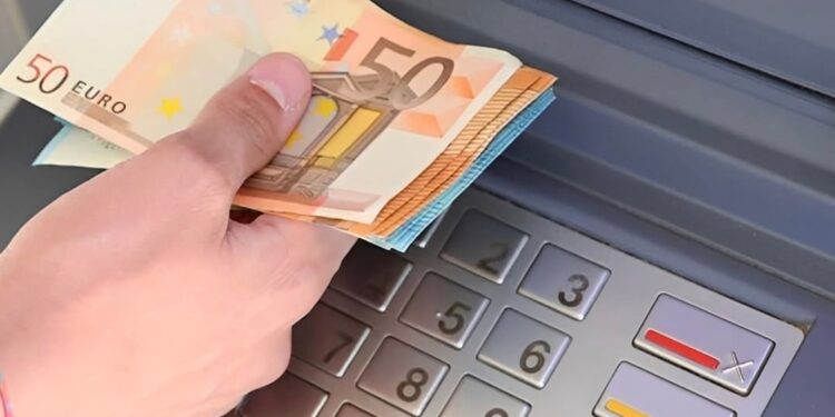 Alldaynews.gr ΕΚΤΑΚΤΟ ΕΠΙΔΟΜΑ – ΠΟΙΟΙ ΤΟ ΠΑΙΡΝΟΥΝ ΧΩΡΙΣ ΝΑ ΚΑΝΟΥΝ ΤΙΠΟΤΑ