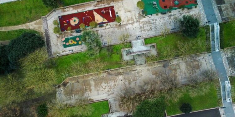 Όποιος προλάβει… Μικρό εγκαταλελειμμένο χωριό πωλείται ολόκληρο σε τιμή ΣΟΚ – Κοστίζει όσο ένα διαμέρισμα στην Αθήνα και έχει μέσα…