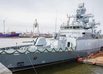 Τρύπησαν σωλήνες, έριξαν αμμοχάλικο στον κινητήρα πολεμικού πλοίου – Ποιος είναι ο Έλληνας που συνελήφθη (video)