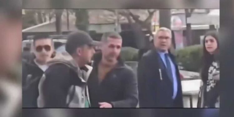 Χυδαία επίθεση στον Πάνο Ρούτσι: «Κάνε καμία απεργία – Ρε κάθαρμα» (video)