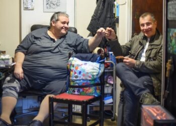 Κώστας Μακέδος για την παχυσαρκία: «Δεν μπορώ να κουνηθώ πια, όλα τα κάνω με τηλεκοντρόλ» (video)