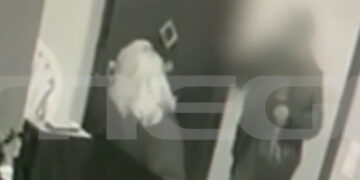 Alldaynews.gr Βίντεο – ντοκουμέντο: Η στιγμή που ο 64χρονος προσπαθεί να κακοποιήσει σεξουαλικά την 25χρονη ΑμεΑ στην Κυψέλη