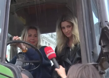 Σύνταγμα: Μόλις μαθεύτnκε για τις 2 αγρότισσες που μιλάνε όλοι σήμερα