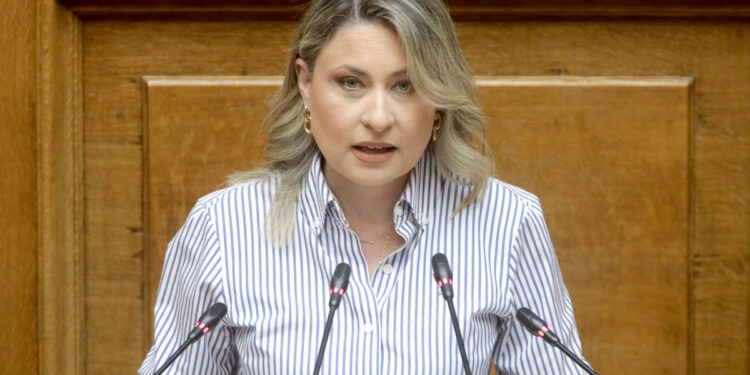 Αλεξοπούλου: Ήταν προβληματική η έκφραση «ο τζάμπας πέθανε», ζητώ συγγνώμη από τους εκπαιδευτικούς