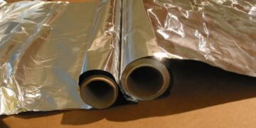 Ο λόγος που οι αρχιτέκτονες συνιστούν το αλουμινόχαρτο στους τοίχους: Αυτή η μέθοδος λειτουργεί