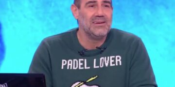 «Αν έχετε τον Θεό σας»: Η αντίδραση του Αντώνη Κανάκη στα αγγλικά του Γεραπετρίτη στην Τουρκία (video)