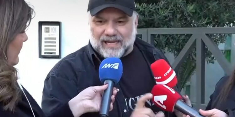 Το ξέσπασμα του Γρηγόρη Αρναούτογλου μπροστά στις κάμερες: «Τόση αλητεία; Δεν ντρέπεστε, βρε αλήτες; Η ξεφτίλα στο μεγαλείο της»