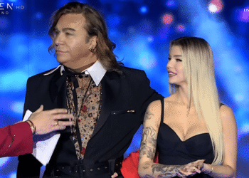 J2US: Νεκρό το σκυλάκι του Τρύφωνα Σαμαρά στις πρόβες του σόου του Νίκου Κοκλώνη