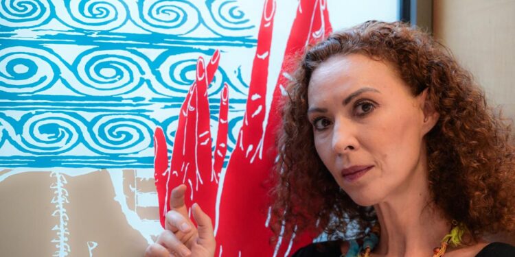 «Ζήλεψα όσους πίστευαν στον Θεό»: Η αφοπλιστική μαρτυρία της Δώρας Χρυσικού για τη μάχη με τον καρκίνο