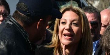 Alldaynews.gr Ένταση Καρυστιανού με Ρούτσι – Είχε προετοιμάσει ομιλία για τα Τέμπη στο Σύνταγμα αλλά οι συγγενείς «είχαν μια άρνηση»