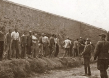 Ιστορική ημέρα: Για πρώτη φορά δημοσιεύονται φωτογραφίες από την εκτέλεση των 200 στην Καισαριανή