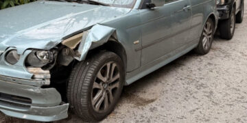 Μεθυσμένη τραγουδίστρια έπεσε με ΙΧ πάνω σε 5 αυτοκίνητα