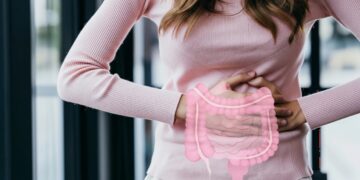 Καρκίνος του παχέος εντέρου: Αναγνωρίστε δύο προειδοποιητικά σημάδια όταν τρώτε