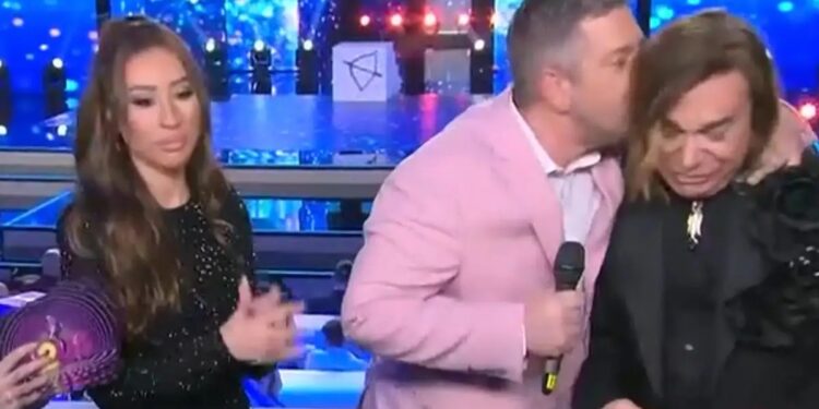 J2US – «Έσπασε» ο Τρύφωνας Σαμαράς για την απώλεια της σκυλίτσας του: «Δεν μπορώ» (video)