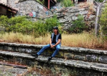 Αγόρασε ολόκληρο χωριό στην τιμή ενός διαμερίσματος – Πώς σκέφτεται να «ζωντανέψει» το χωριό