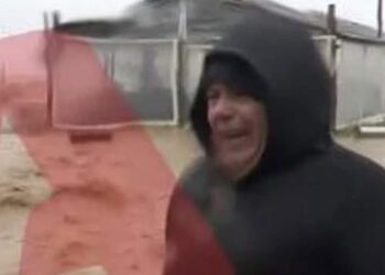 Παντοπώλης ξέσπασε σε κλάματα βλέποντας την περιουσία του να καταστρέφεται από την κακοκαιρία