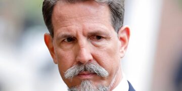 Alldaynews.gr Θα σκεφτόσασταν να ψηφίσετε ένα κόμμα με υποψήφιο τον Παύλο Ντε Γκρες;