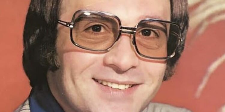 Πέθανε με φριχτό τρόπο στο νοσοκομείο στα 52 ο Έλληνας τραγουδιστής με την διεθνή καριέρα