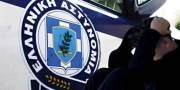Πατέρας ξυλοκόπησε τον γιο του γιατί άργησε να ξυπνήσει για το σχολείο