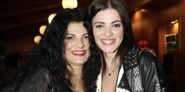 Τρύπη - Τζένη Καζάκου Μητέρα - κόρη