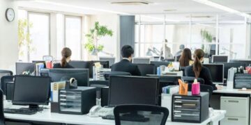 Η Ευρωπαϊκή Ένωση ψάχνει 1.490 υπαλλήλους: 5.010 ευρώ το μήνα χωρίς εμπειρία – Πώς να κάνεις αίτηση