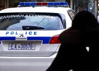 Συνελήφθησαν δύο νεαροί που βασάνισαν, βίασαν ανήλικο και τραβούσαν βίντεο με ανήλικη συνεργό