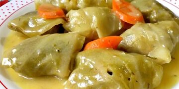 Alldaynews.gr Νηστίσιμοι λαχανοντολμάδες με σάλτσα λεμονιού: Πως θα τους φτιάξετε