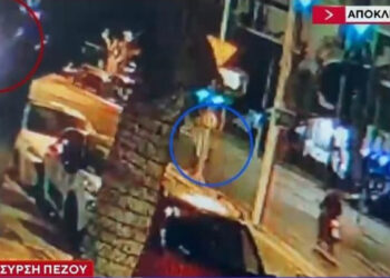 Εξοργιστικό τροχαίο: Βίντεο δείχνει τον οδηγό που παρασύρει πεζό να βγαίνει και να τον βρίζει (video)