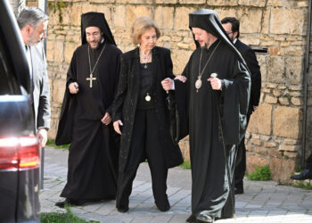 Πριγκίπισσα Ειρήνη: Η βασίλισσα Σοφία τέλεσε μνημόσυνο για τα 40ήμερα – Οι ηχηρές απουσίες